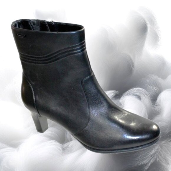 Rockport Total Motion Melora Wave Black Leather Ankle Boot, Size 7.5 - Picture 1 of 6
